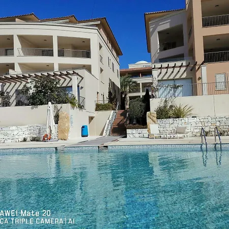 Luxury Seafront Townhouse Semesterpark Paphos